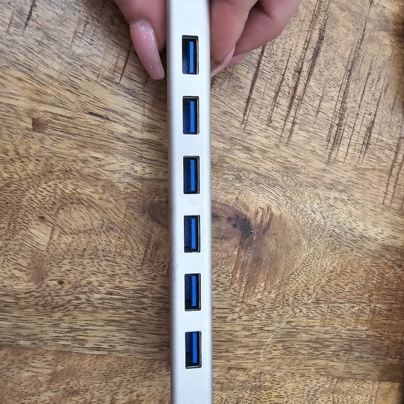 j5create USB-C™ 7- Port HUB Good Condition. - Picture 3 of 7